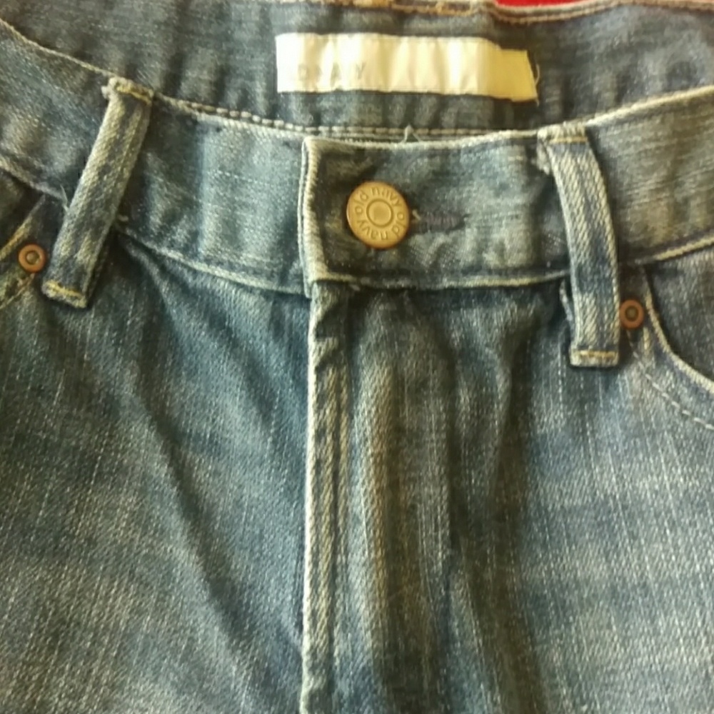 Old navy Jean shorts size 10 with pockets and slit - Picture 3 of 7